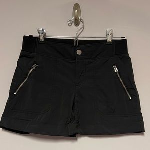ATHLETA Trekkie HIKING SHORTS Women Sz 2 BLACK